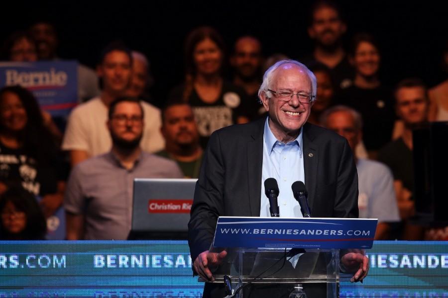 Democratic+presidential+candidate+Bernie+Sanders+addresses+a+crowd+at+the+Avalon+in+Los+Angeles+for+a+fundraiser+following+the+campaigns+first+debate+the+prior+night+in+Las+Vegas.