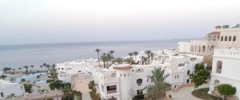 Picture of a community compound in the town of Sharm el-Sheikh with the Red Sea in the background, taken from one of the houses in the compound.