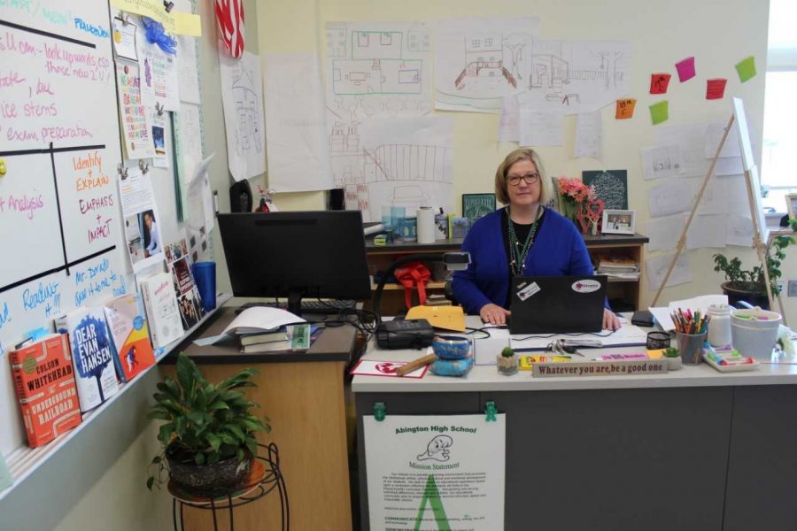 Abington English teacher, department head, and advisor of ACE Dr. Elizabeth Gonsalves at her desk on May 1, assisting students in ACE.