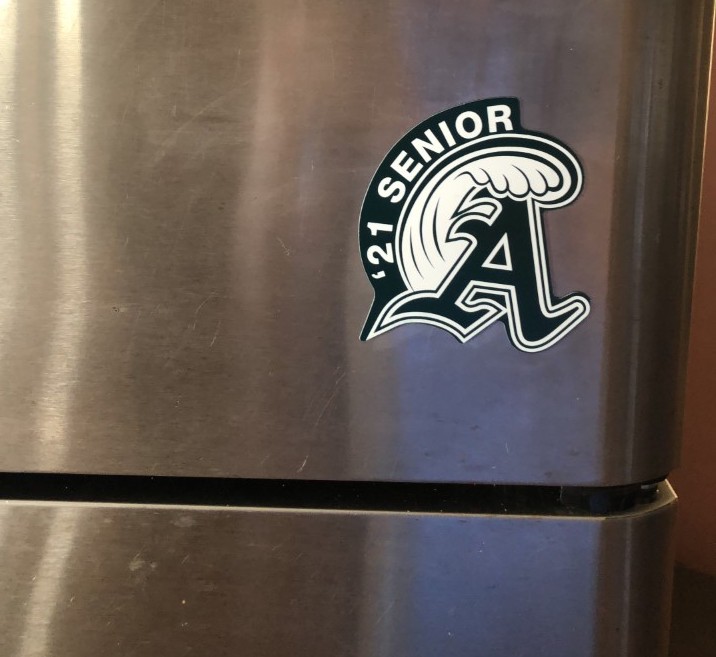 Abington+High+School+seniors+received+magnets+with+21+Senior+and+the+Green+Wave+emblem+from+a+mysterious+donor+in+the+beginning+of+March+2021.